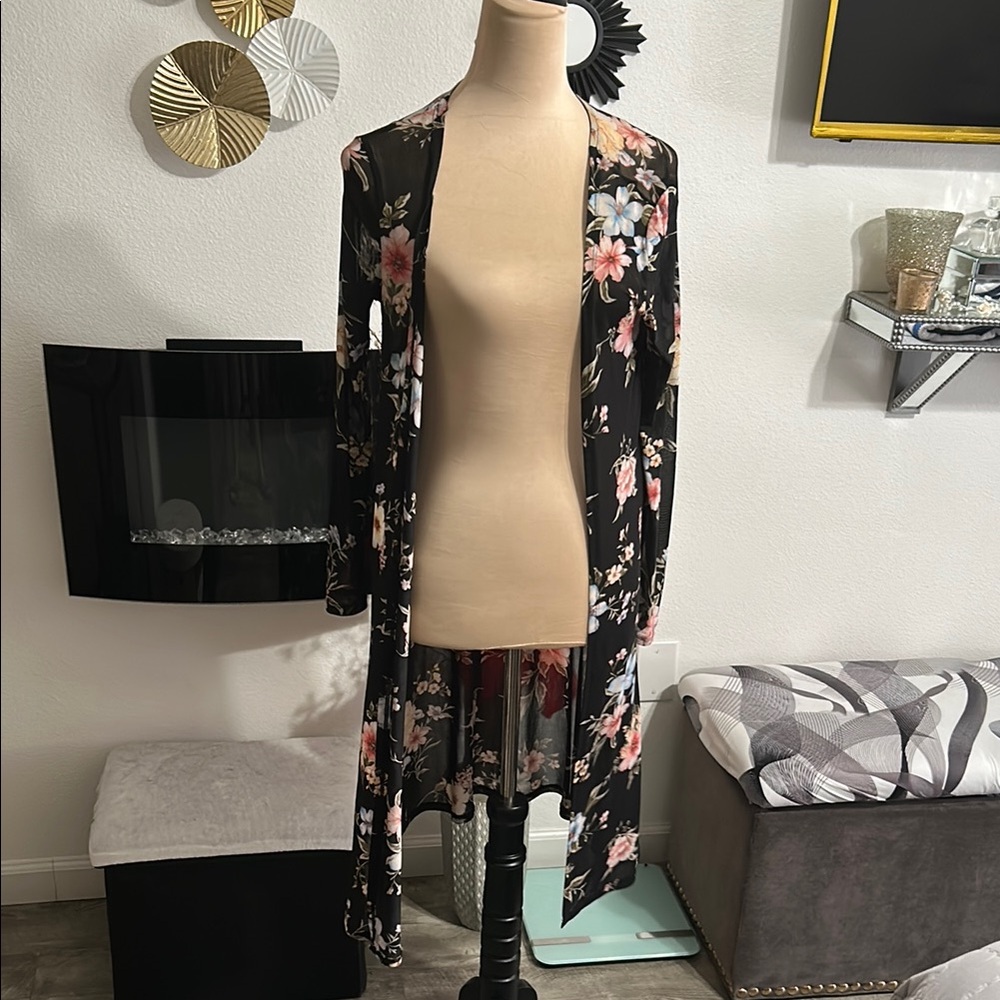 Iris Black and Pink 3/4 Sleeve Camisole Top